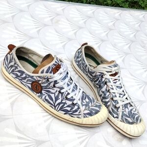 $5 Deal Aigle women's canvas sneakers